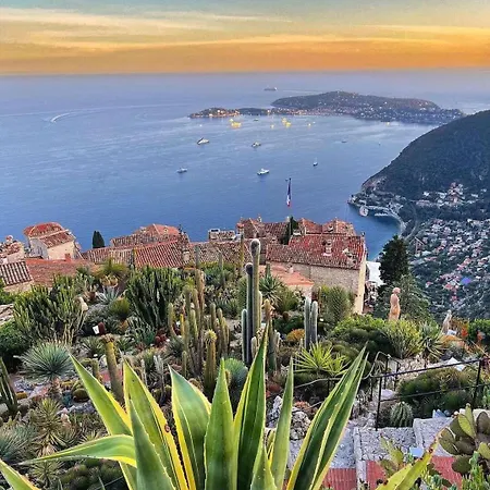 Azur Soleil Апартаменти *